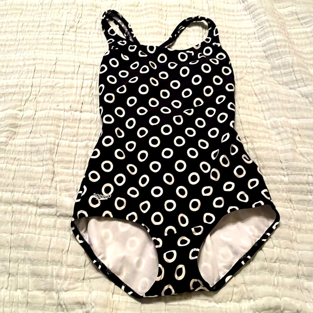 Speedo one piece swimsuit size 8